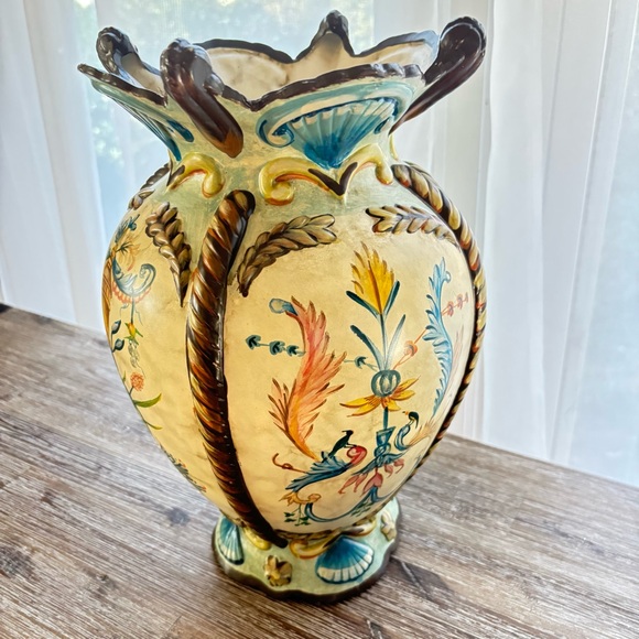 Vintage Italy Hand Painted Urn Yellow Floral Scallop Italian Terracotta Vase - Picture 6 of 10